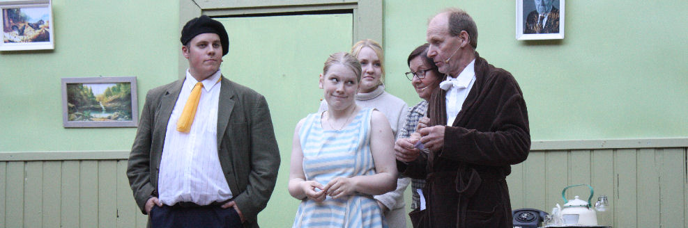 Kirjett�? Jaha sin� tulet n�k�j��n tiistaina Tampereelle. - Veikko, Anna-Liisa, Aino, Mathilda ja Affe